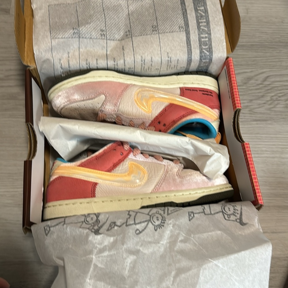 Nike Dunk Low Social Status Strawberry Milk size 1.